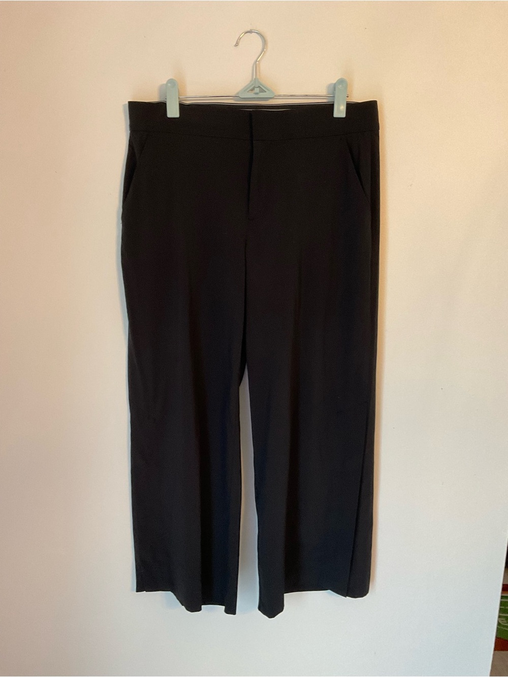 Women’s Athleta wide leg crop pant SZ. 8